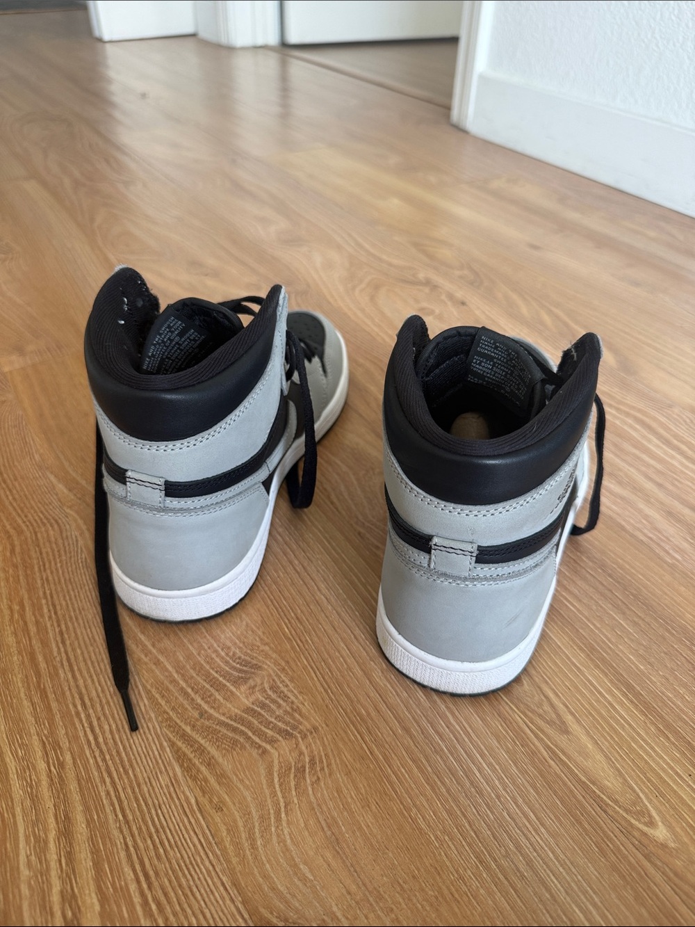 Jordan 1 Retro High Shadow 2.0 Sneakers - Size 7.5 Men’s - Picture 3 of 6